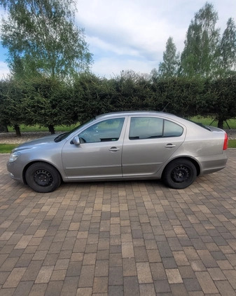 Skoda Octavia cena 20500 przebieg: 236000, rok produkcji 2012 z Żarów małe 11